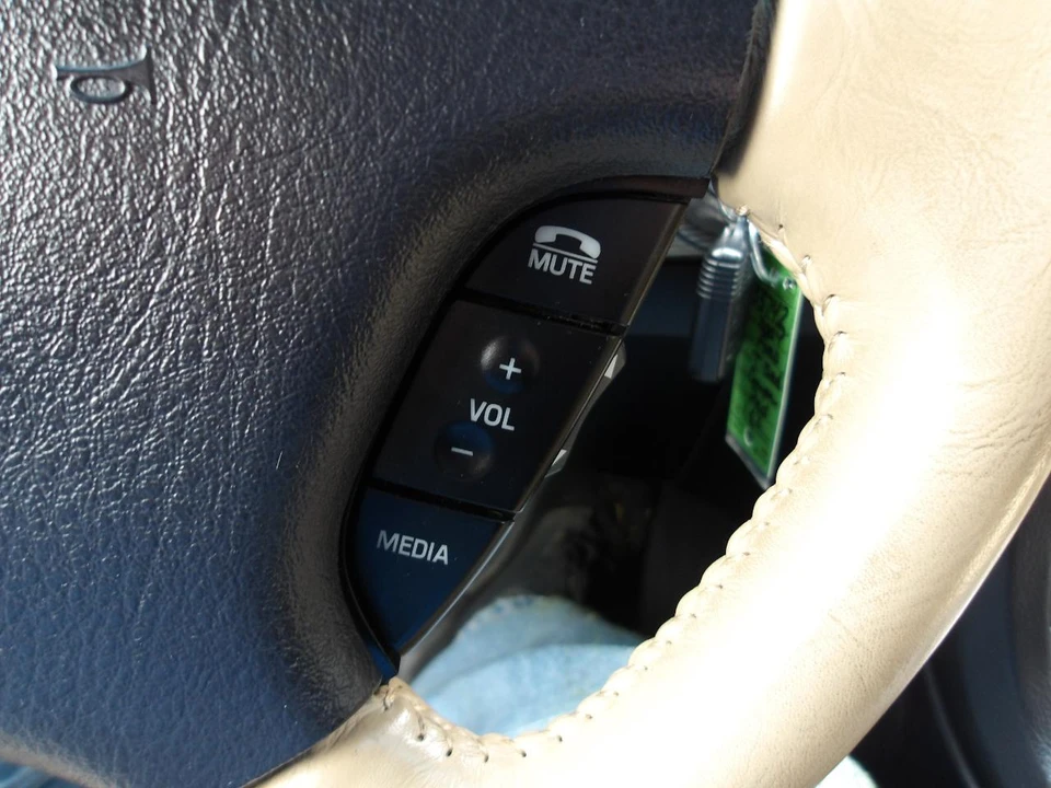 2004 Ford Thunderbird - Image 13 of 20