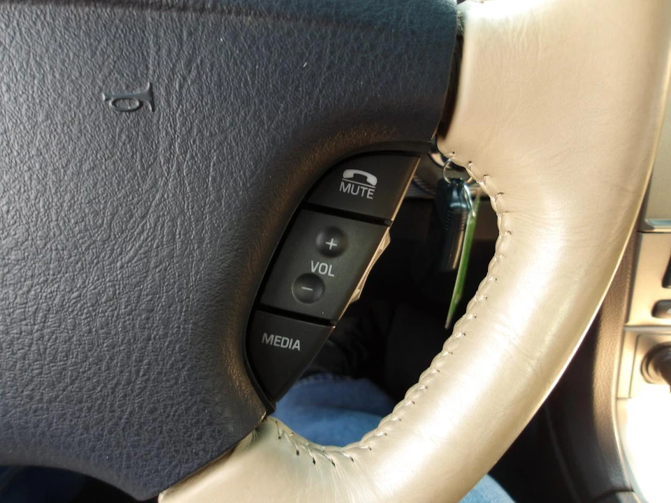 2004 Ford Thunderbird 11th Gen - Image 20 of 28