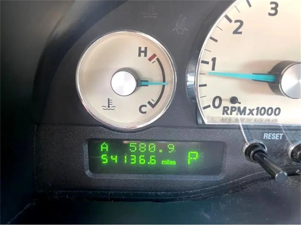 2004 Ford Thunderbird 11th Gen - Image 12 of 25