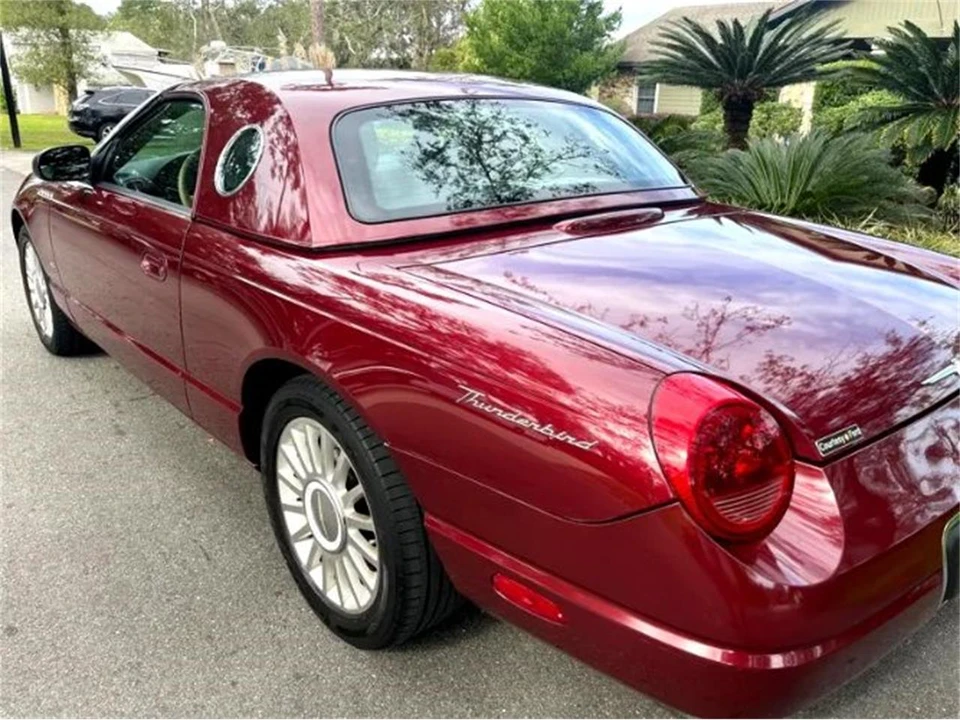 2004 Ford Thunderbird 11th Gen - Image 17 of 25