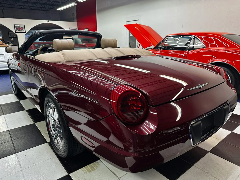 2004 Ford Thunderbird 11th Gen - Image 22 of 31