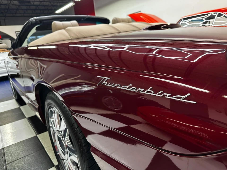 2004 Ford Thunderbird 11th Gen - Image 20 of 31