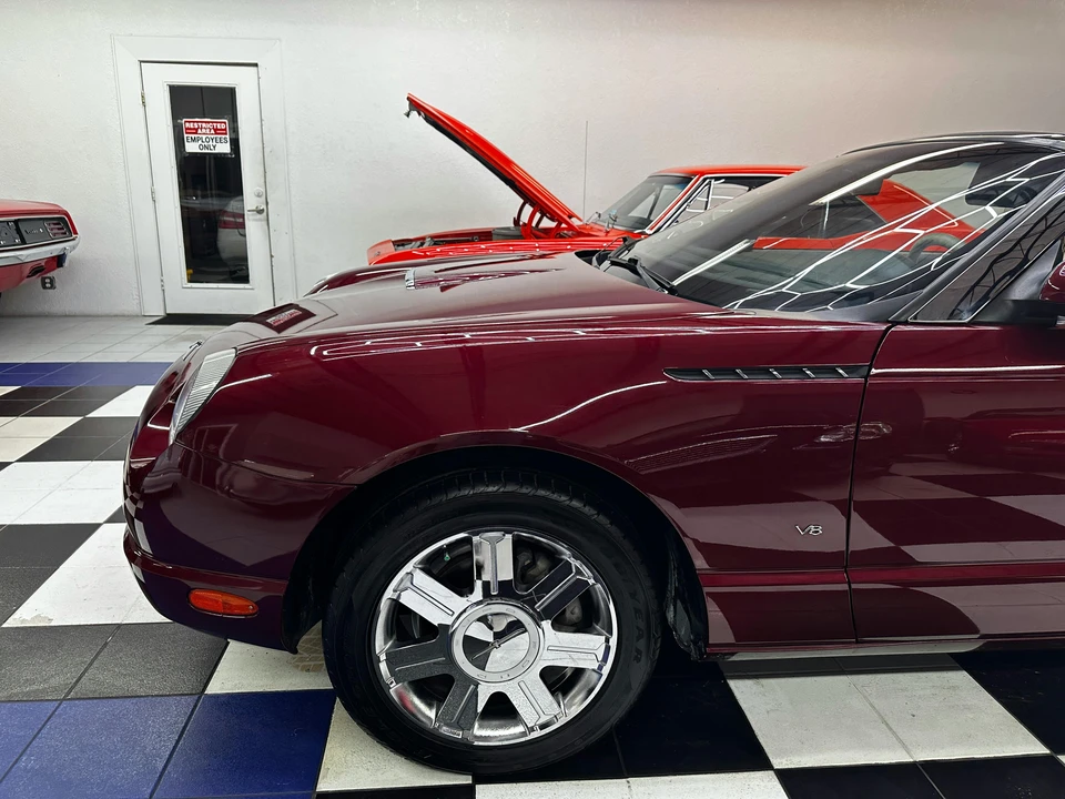 2004 Ford Thunderbird 11th Gen - Image 9 of 31