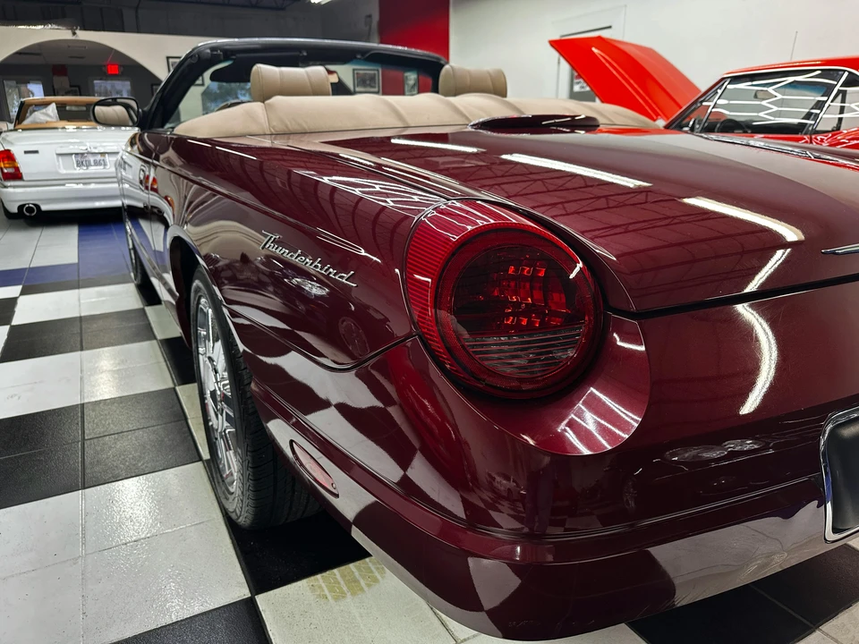 2004 Ford Thunderbird 11th Gen - Image 21 of 31