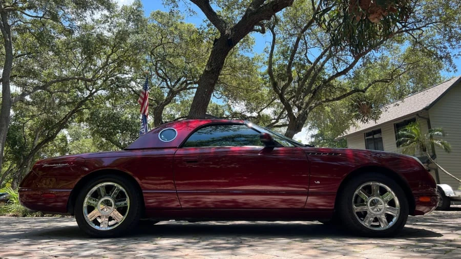 2004 Ford Thunderbird 11th Gen - Image 2 of 14