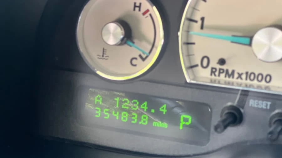 2004 Ford Thunderbird 11th Gen - Image 11 of 14