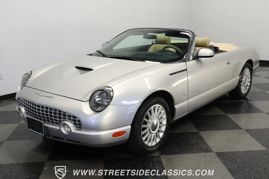 2004 Ford Thunderbird 11th Gen - Image 18 of 21