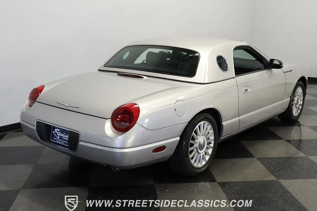 2004 Ford Thunderbird 11th Gen - Image 11 of 21