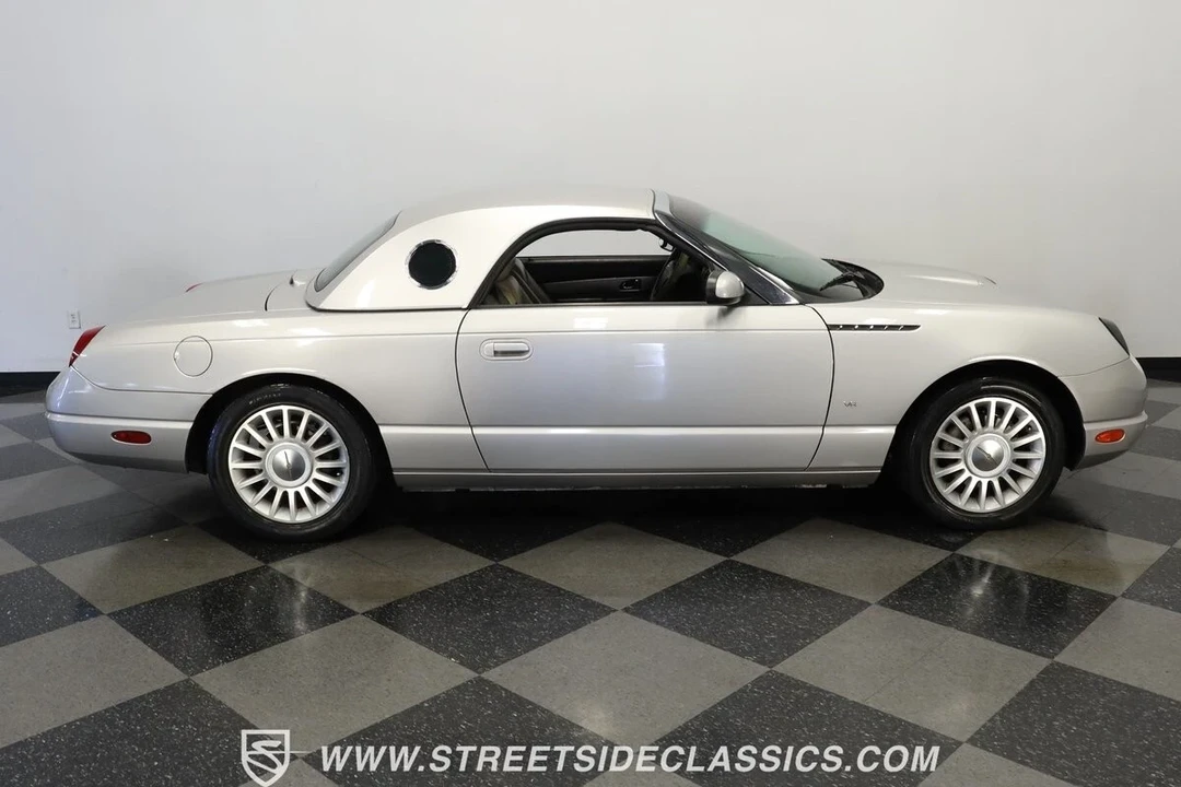 2004 Ford Thunderbird 11th Gen - Image 13 of 21