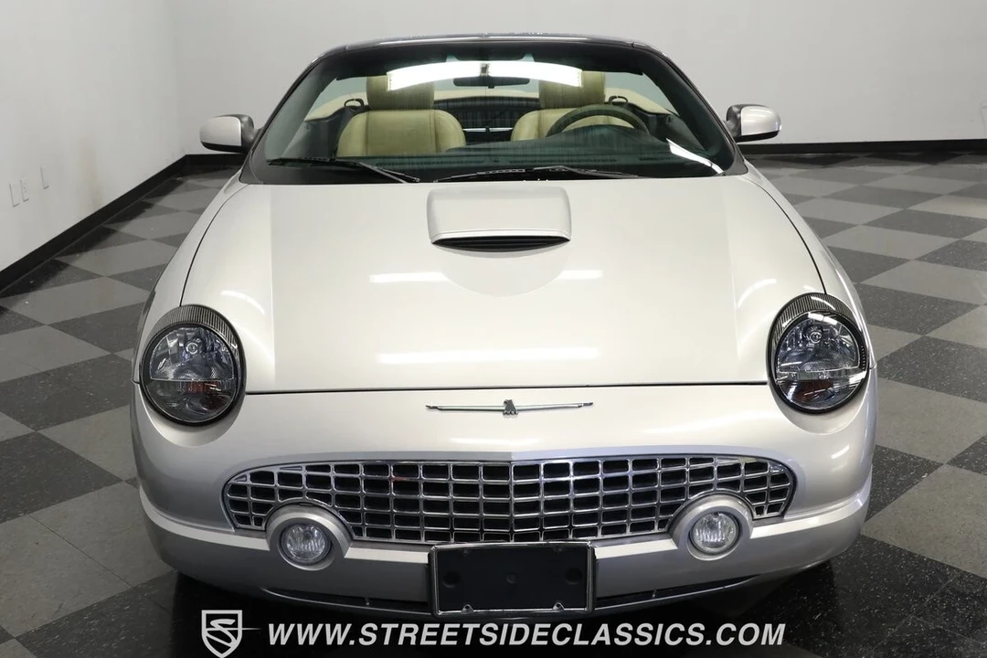 2004 Ford Thunderbird 11th Gen - Image 16 of 21