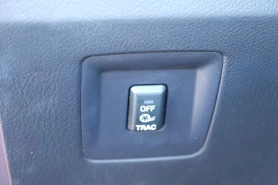2004 Ford Thunderbird 11th Gen - Image 23 of 29