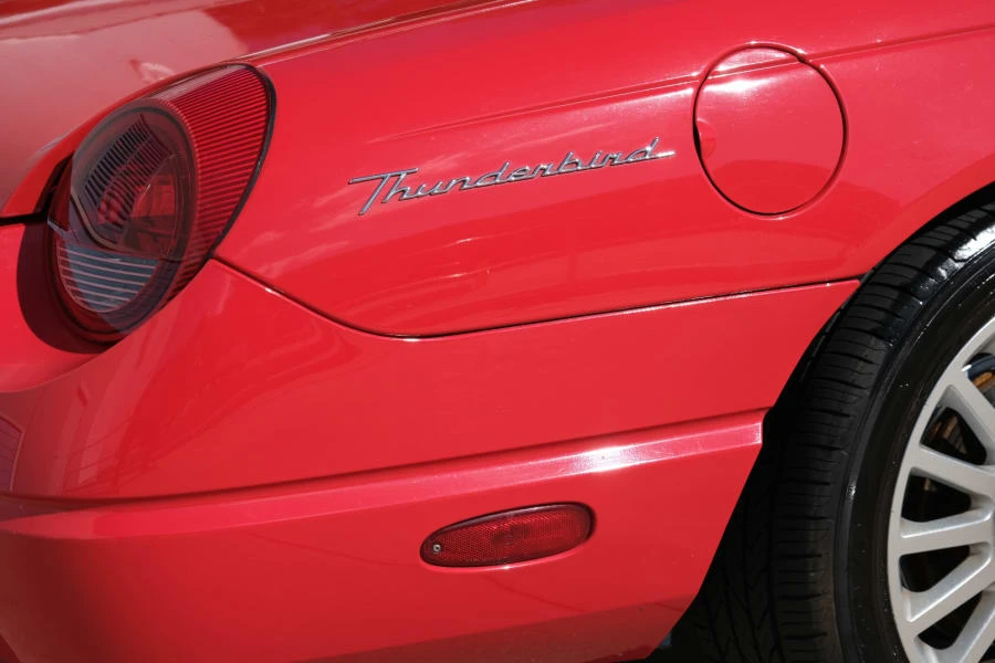 2004 Ford Thunderbird 11th Gen - Image 12 of 29