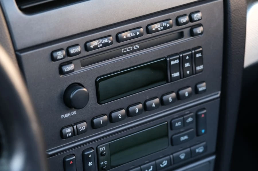 2004 Ford Thunderbird 11th Gen - Image 17 of 29