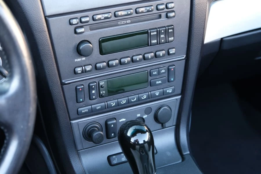 2004 Ford Thunderbird 11th Gen - Image 19 of 29