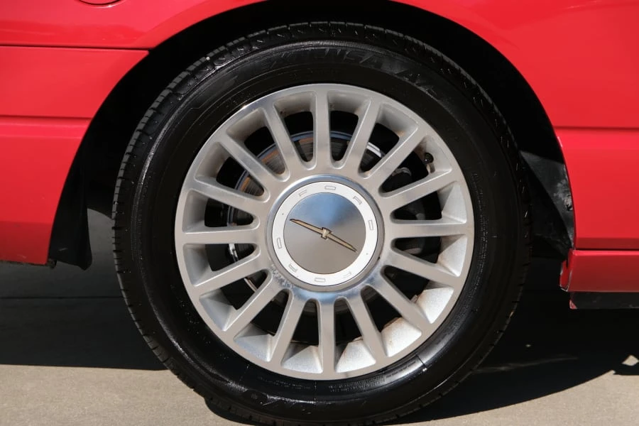 2004 Ford Thunderbird 11th Gen - Image 9 of 29