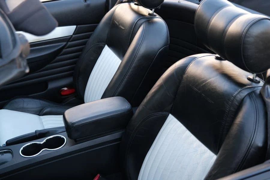 2004 Ford Thunderbird 11th Gen - Image 15 of 29