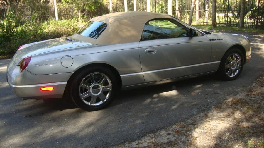 2004 Ford Thunderbird 11th Gen - Image 3 of 31