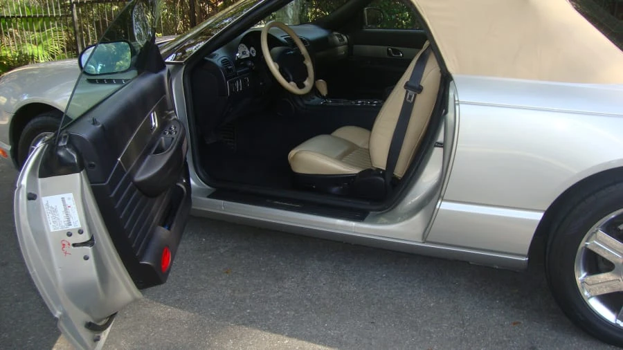2004 Ford Thunderbird 11th Gen - Image 23 of 31