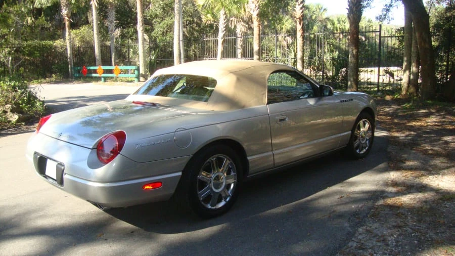 2004 Ford Thunderbird 11th Gen - Image 19 of 31