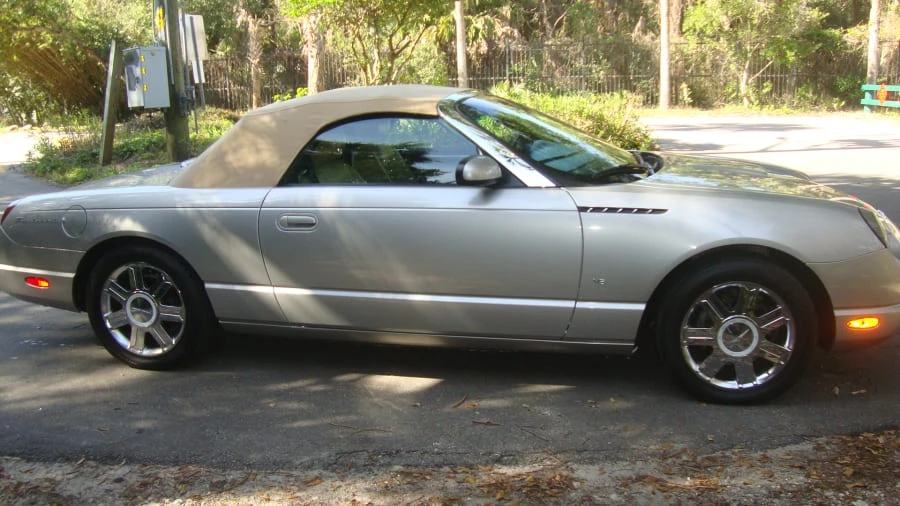 2004 Ford Thunderbird 11th Gen - Image 15 of 31