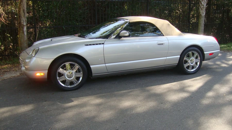2004 Ford Thunderbird 11th Gen - Image 16 of 31