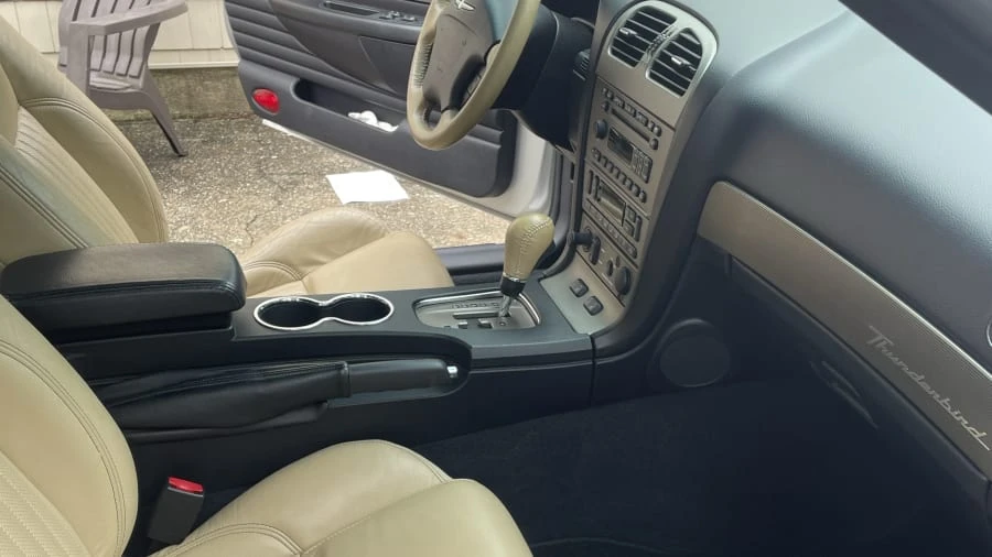 2004 Ford Thunderbird 11th Gen - Image 28 of 31