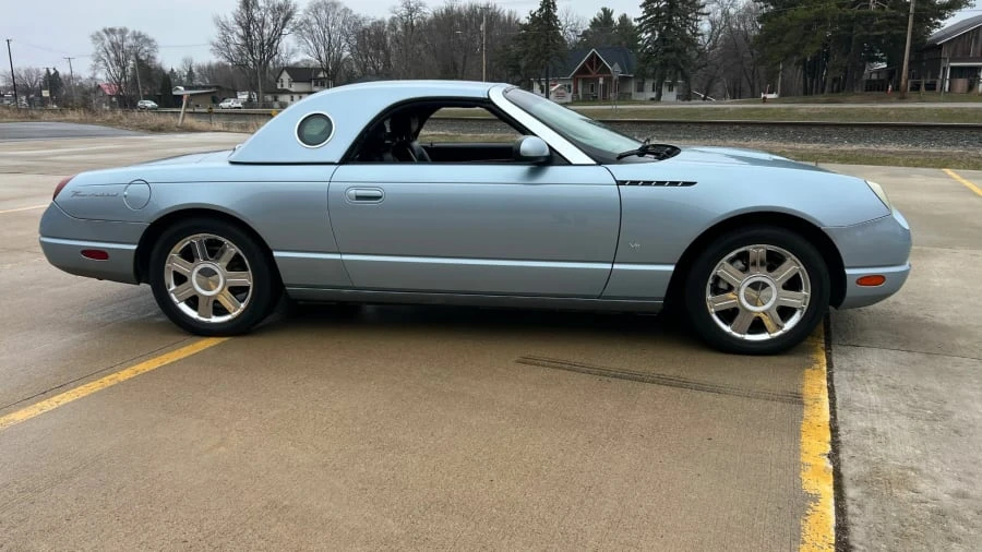 2004 Ford Thunderbird 11th Gen - Image 2 of 10