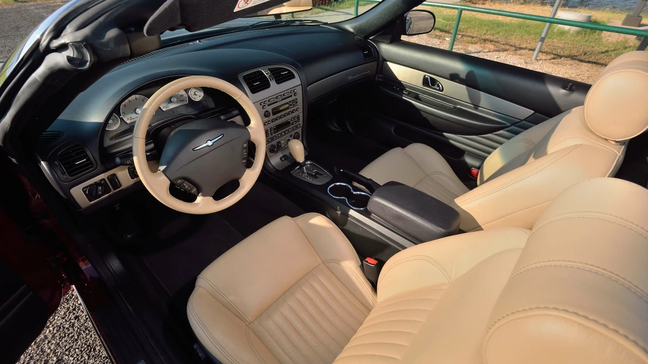 2004 Ford Thunderbird 11th Gen - Image 4 of 31
