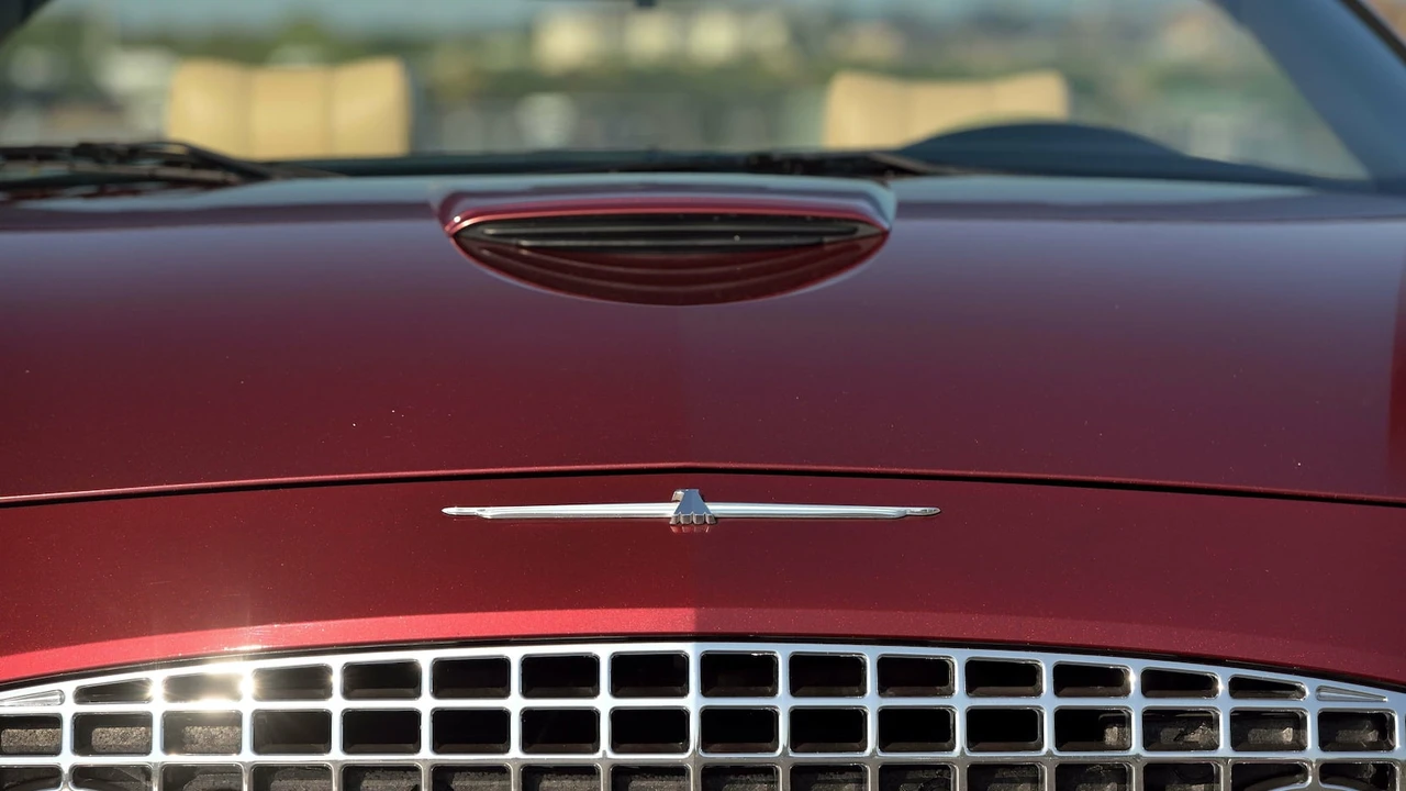 2004 Ford Thunderbird 11th Gen - Image 10 of 31