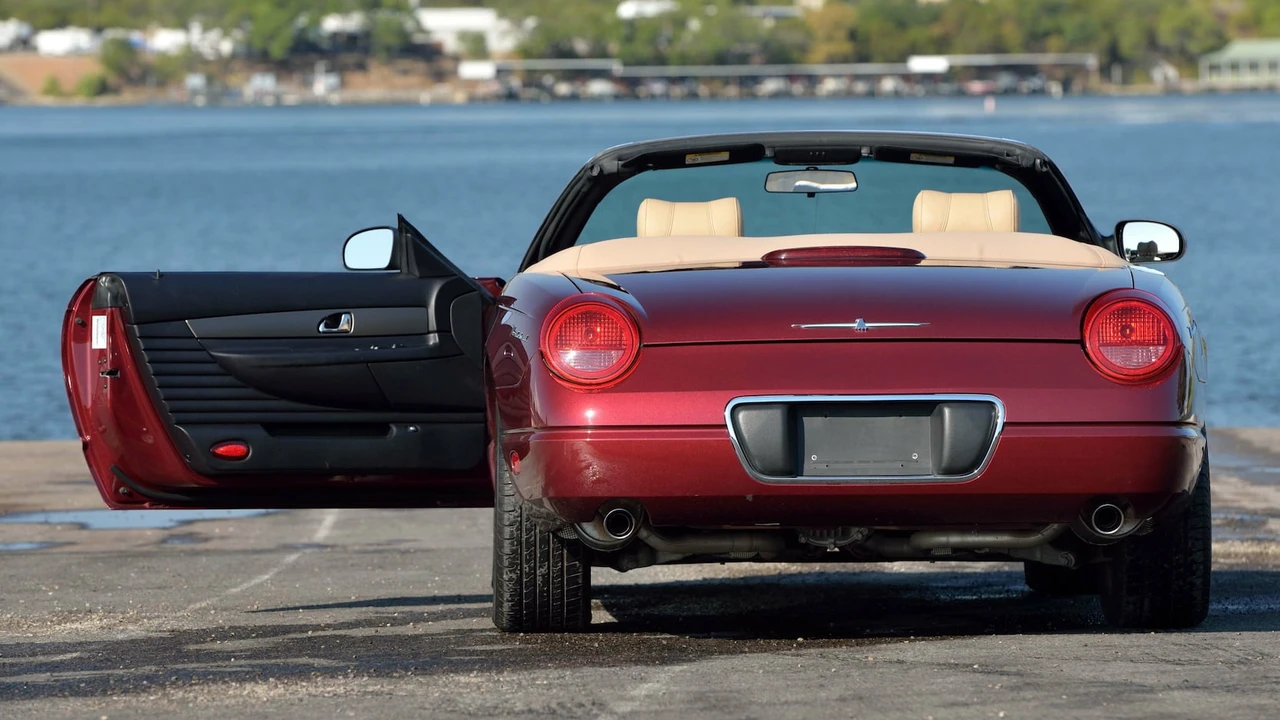 2004 Ford Thunderbird 11th Gen - Image 20 of 31