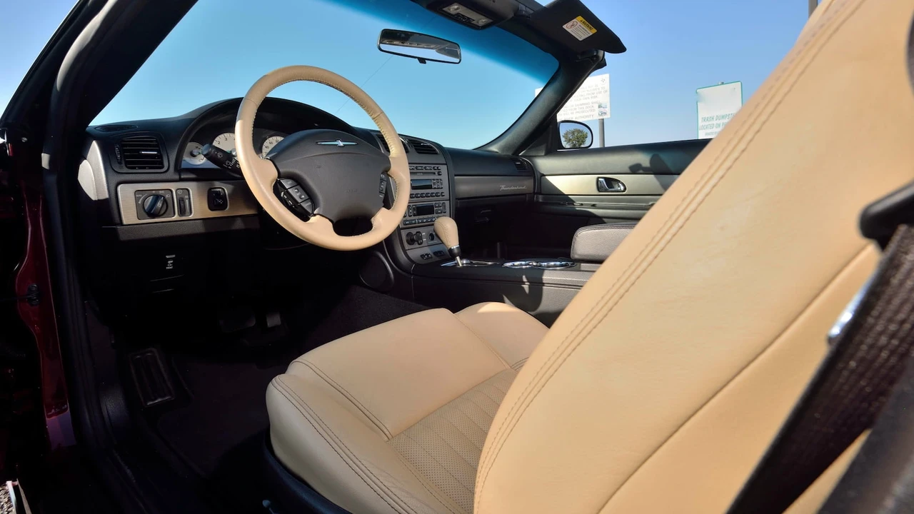 2004 Ford Thunderbird 11th Gen - Image 22 of 31