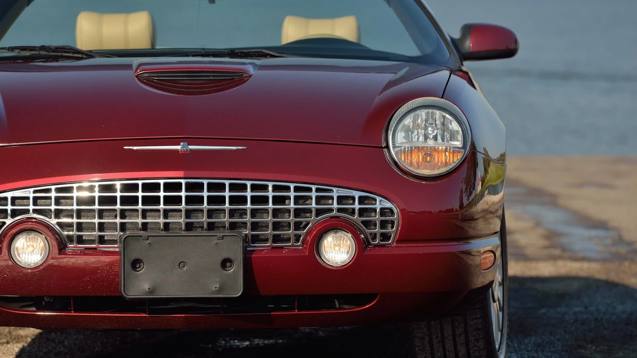 2004 Ford Thunderbird 11th Gen - Image 23 of 31