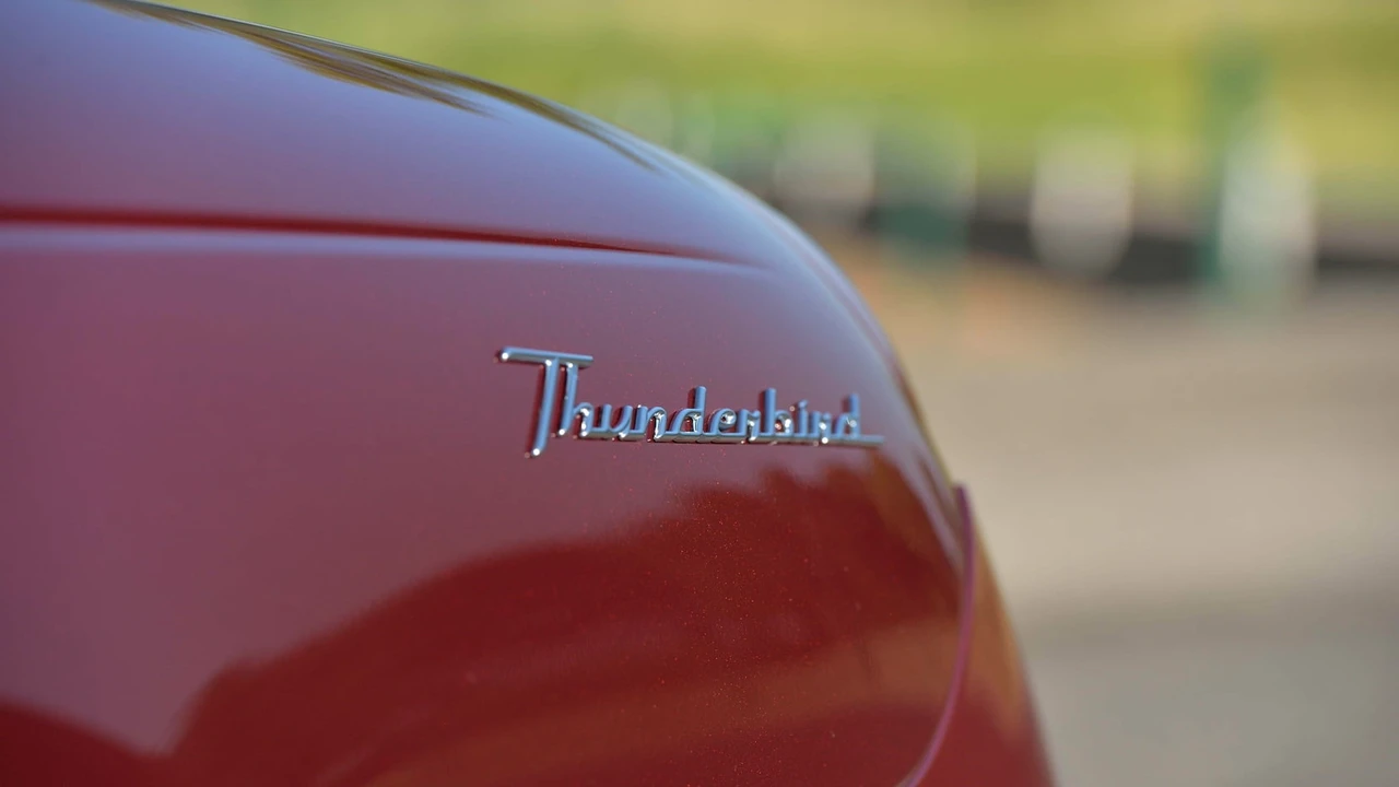 2004 Ford Thunderbird 11th Gen - Image 25 of 31