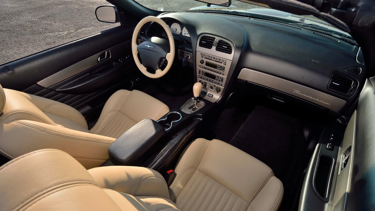 2004 Ford Thunderbird 11th Gen - Image 26 of 31