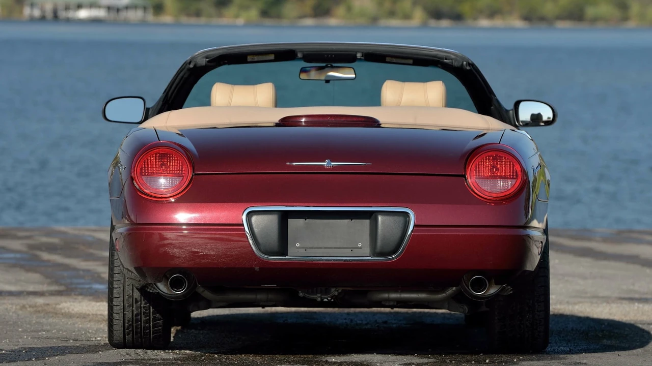 2004 Ford Thunderbird 11th Gen - Image 27 of 31