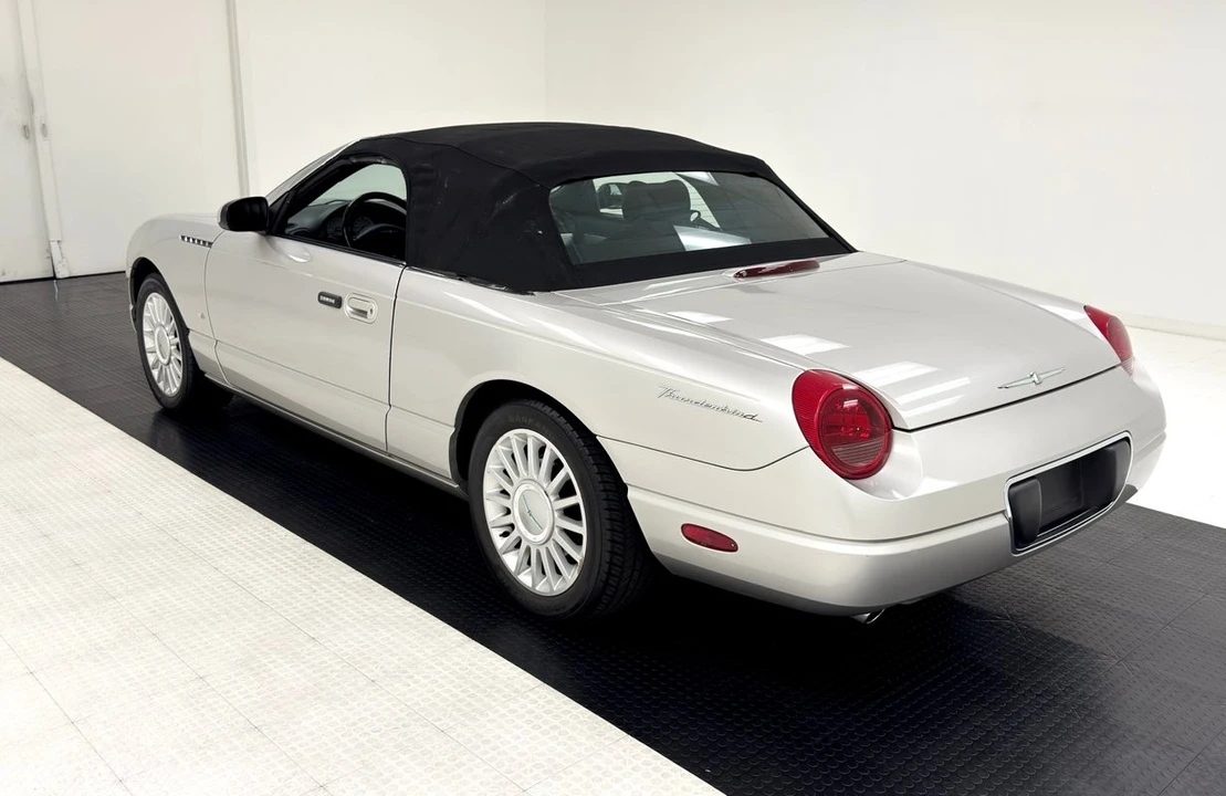 2004 Ford Thunderbird 11th Gen - Image 8 of 12