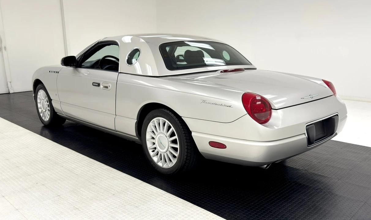 2004 Ford Thunderbird 11th Gen - Image 7 of 12