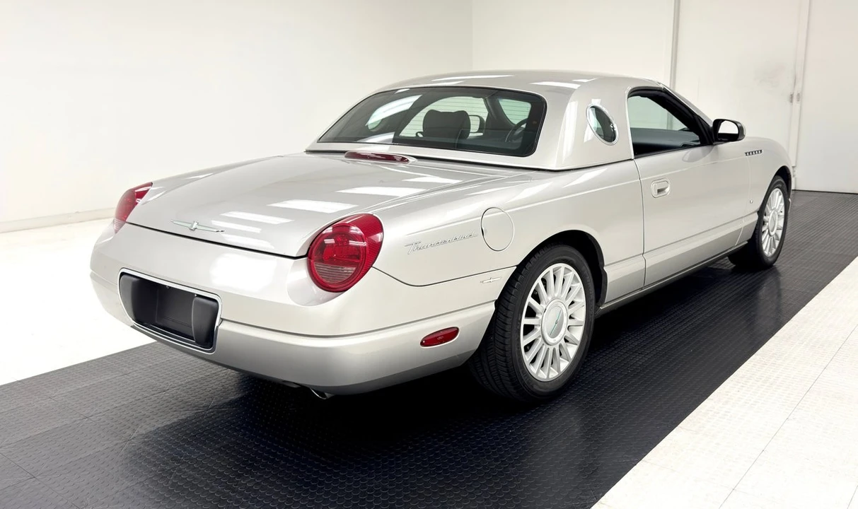 2004 Ford Thunderbird 11th Gen - Image 11 of 12