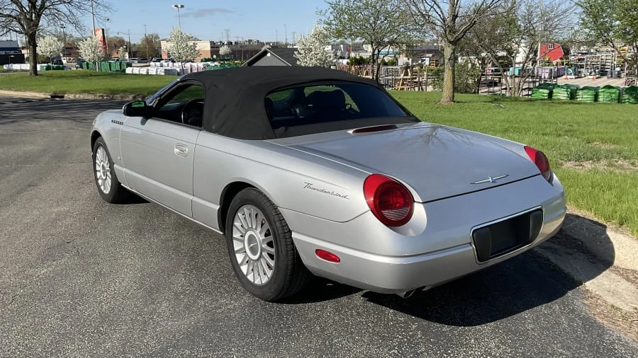 2004 Ford Thunderbird 11th Gen - Image 9 of 15