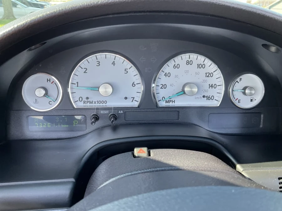 2004 Ford Thunderbird 11th Gen - Image 12 of 15
