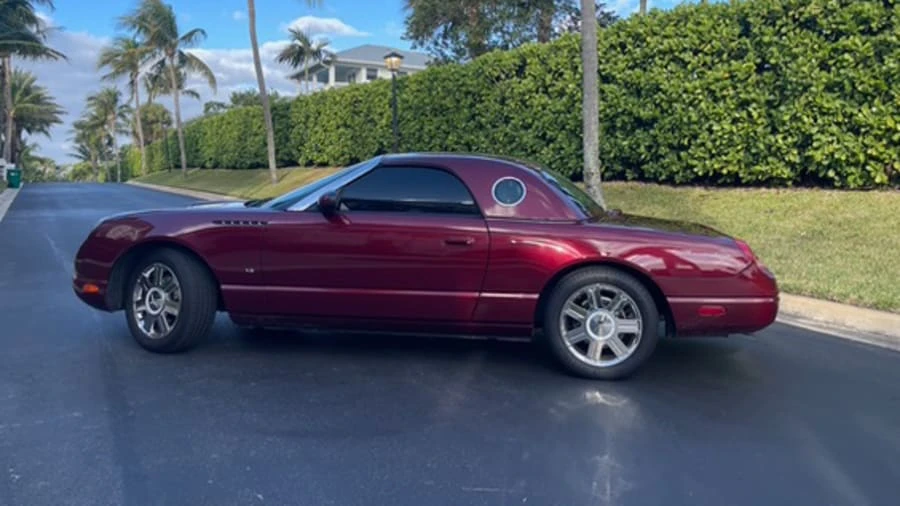 2004 Ford Thunderbird 11th Gen - Image 24 of 31