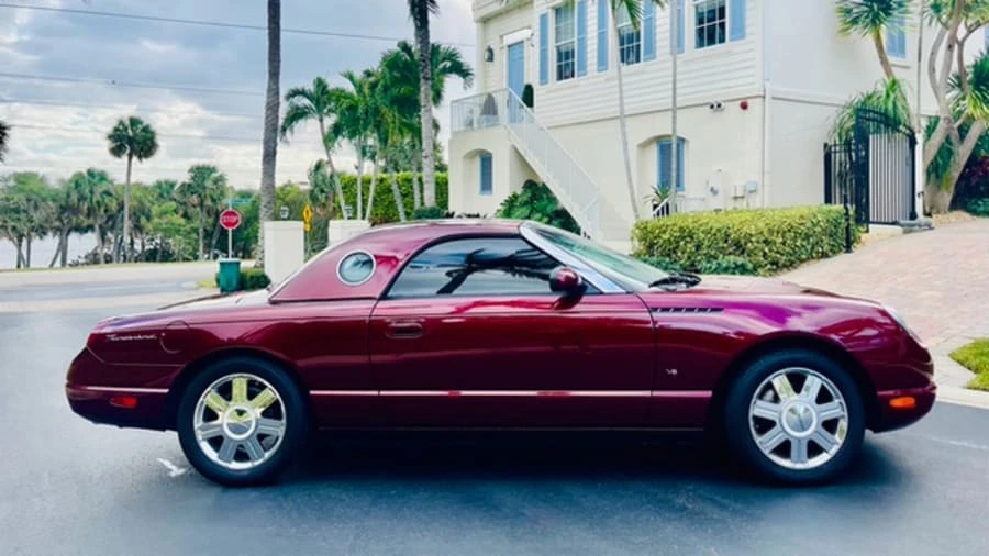 2004 Ford Thunderbird 11th Gen - Image 2 of 31