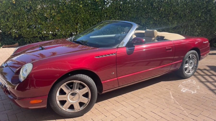 2004 Ford Thunderbird 11th Gen - Image 19 of 31