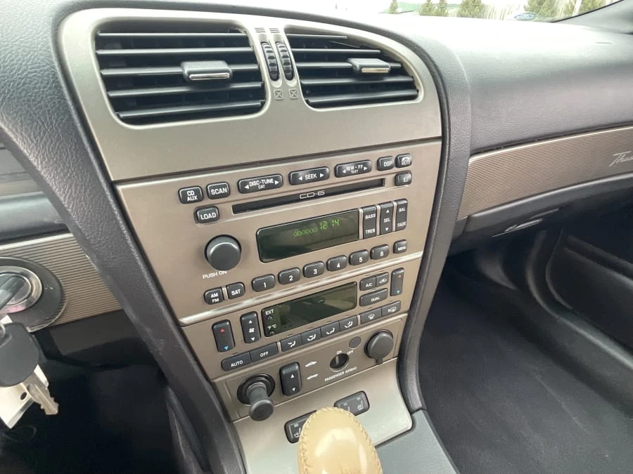 2004 Ford Thunderbird 11th Gen - Image 8 of 16