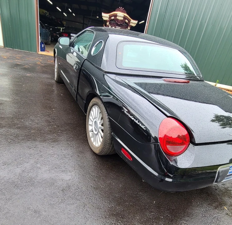 2004 Ford Thunderbird 11th Gen - Image 5 of 9