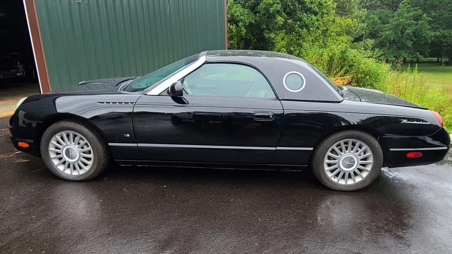 2004 Ford Thunderbird 11th Gen - Image 2 of 9