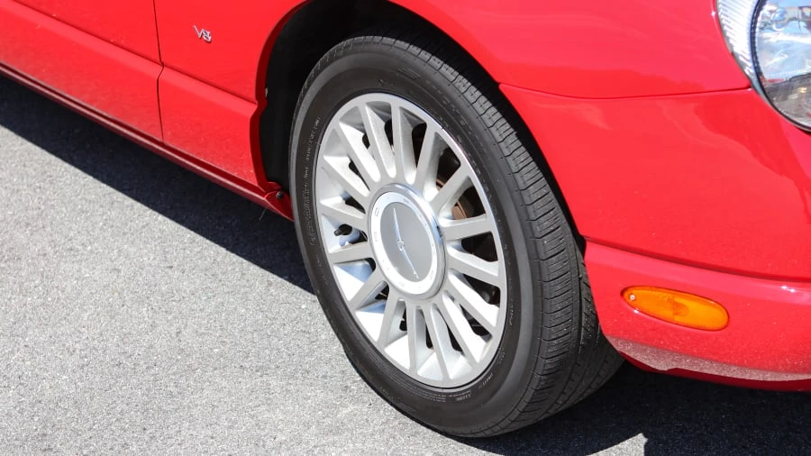 2004 Ford Thunderbird 11th Gen - Image 11 of 22