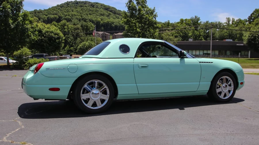 2004 Ford Thunderbird 11th Gen - Image 2 of 26