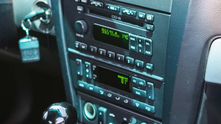 2004 Ford Thunderbird 11th Gen - Image 20 of 26