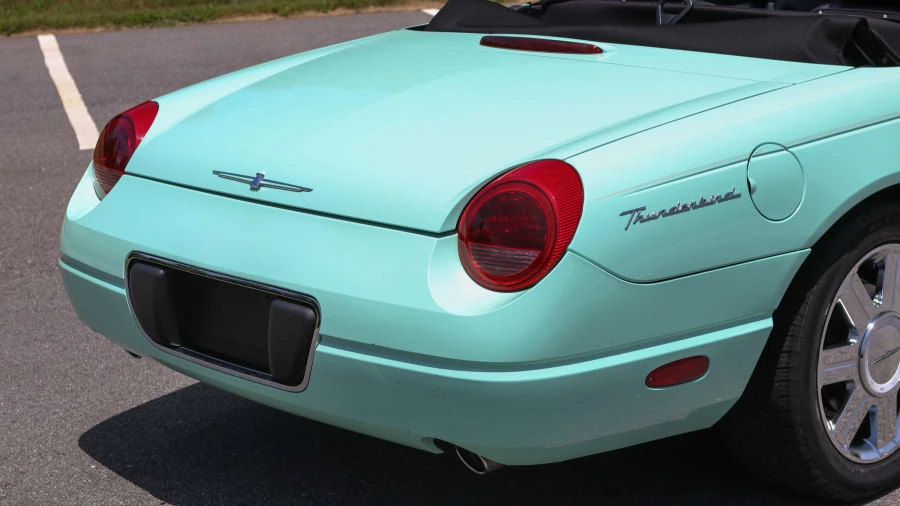 2004 Ford Thunderbird 11th Gen - Image 21 of 26